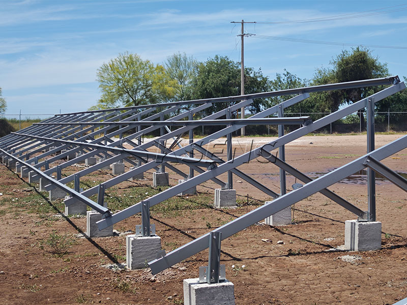 Kseng fornisce una soluzione per montaggio a terra in acciaio Zn-Al-Mg da 3,67 MW per il progetto solare in Messico