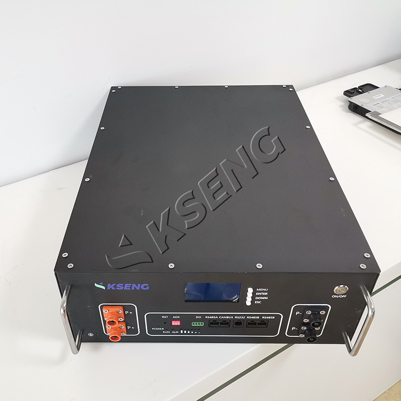 Batteria agli ioni di litio Kseng 51.2V 100Ah montata su rack 5kw 10kw 20kw 30kw Sistemi solari Lifepo4 Batteria