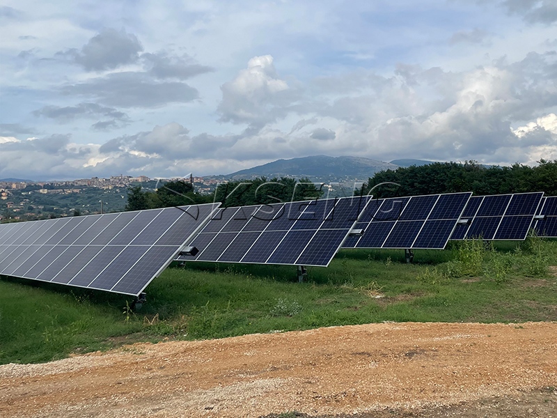 Inseguitore Solare Monoassiale Italia