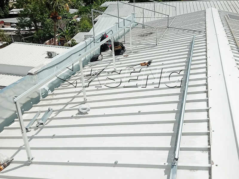 Rack solare ad angolo regolabile