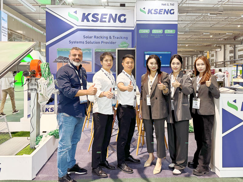 Solar & Storage Live KSA 2024 - La gamma completa di soluzioni per rack solari di Kseng Solar ha ricevuto grande attenzione in Arabia Saudita