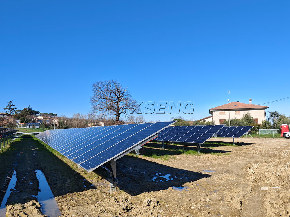 Progetto di un sistema di inseguitori solari ad asse singolo da 11 MW in Italia