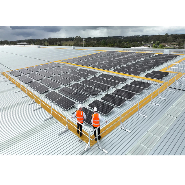 Passerella FRP con griglia solare sul tetto in metallo