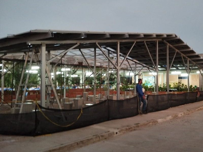 Struttura per posto auto coperto solare in Colombia
