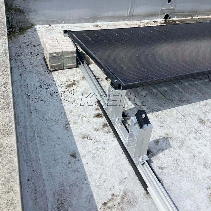 Nuovo design Pannelli solari Sistema di montaggio su tetto piano Staffa per zavorra fotovoltaica