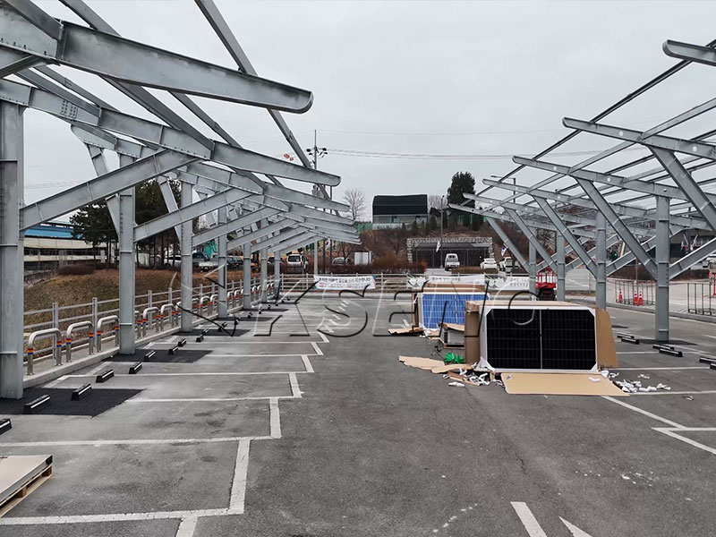 Kseng-tipo-H-acciaio-al-carbonio-solare-carport-struttura-dettaglio-immagine,-staffa-in-acciaio-al-carbonio-zincato-a-caldo----progetto-in-costruzione-a-Gyeonggi-do,-Corea del Sud