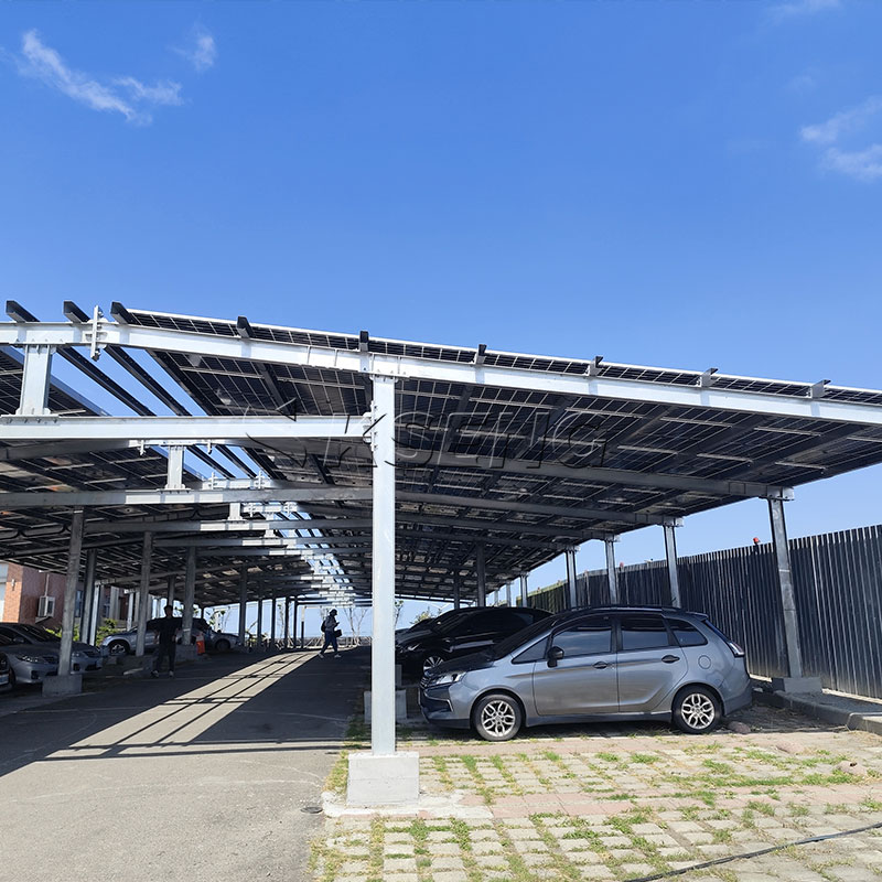 posto auto coperto con pannelli solari