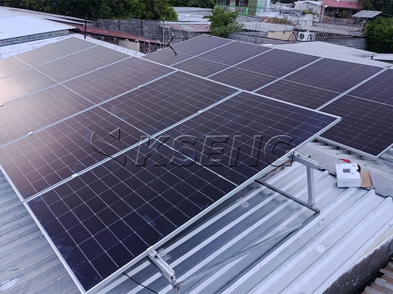 Sistema di montaggio solare regolabile Kseng per il progetto di tetto in metallo in El Salvador