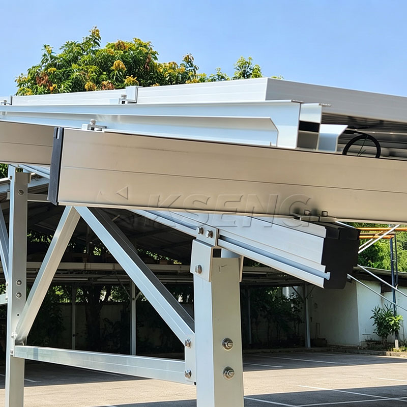Sistema di montaggio per posto auto coperto solare in alluminio con rinforzo diagonale rinforzato