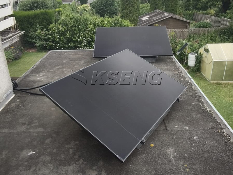 KSENG-easy-solar-bracket-lite-installato-sul-tetto-piano-di-cemento-di-una-casa-tedesca