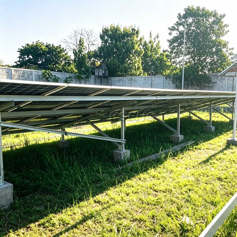 progetto fotovoltaico con fondazione in cemento ZAM antiruggine e ad alta umidit&agrave; con montaggio a terra