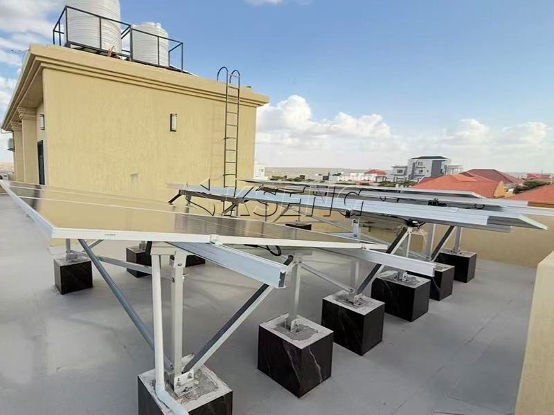 Africa-fornitore-commerciale-per-montaggio-solare-su-tetto-piano-Kseng-50kW-Somalia-ufficio-piedistallo-in-cemento-rack-solare-progetto-case